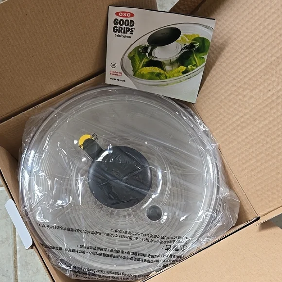 OXO Good Grips Salad Spinner - Picture 4 of 5